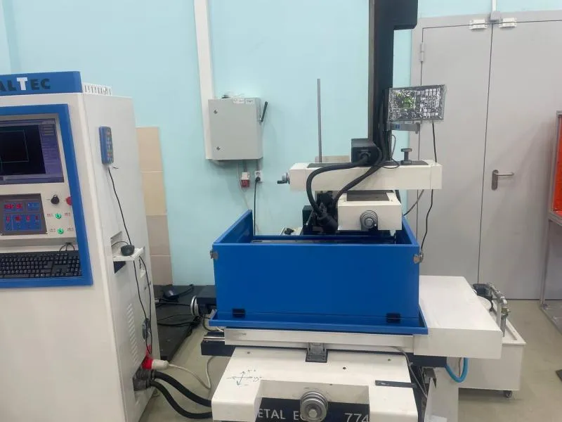 MetalTec DK 7745M Электроэрозионный многопроходной проволочно-вырезной станок с наклоном до 45 градусов. Новосибирск
