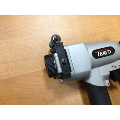 Фото TRUSTY TYI-1840GS пневматический пистолет для штапика в интернет-магазине ToolHaus.ru